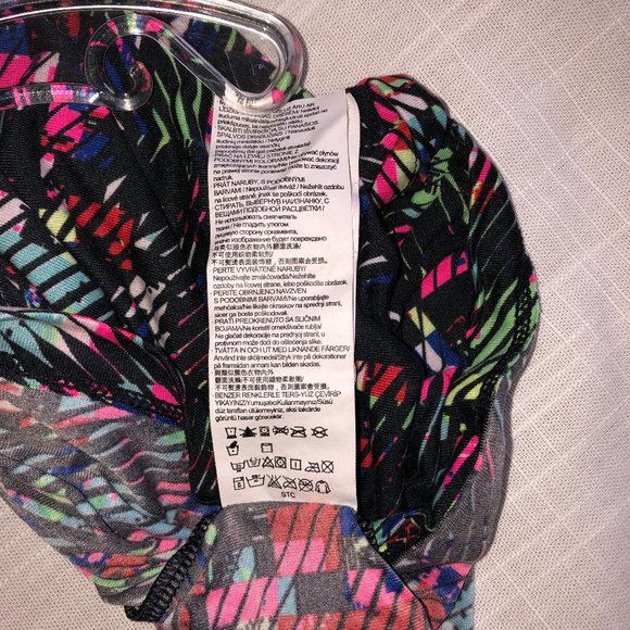 Men's Zumba Fitness T-Shirt, sz small - Picture 10 of 12